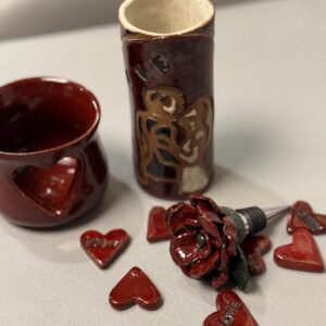 Artisan curated wedding gift set kissing couple