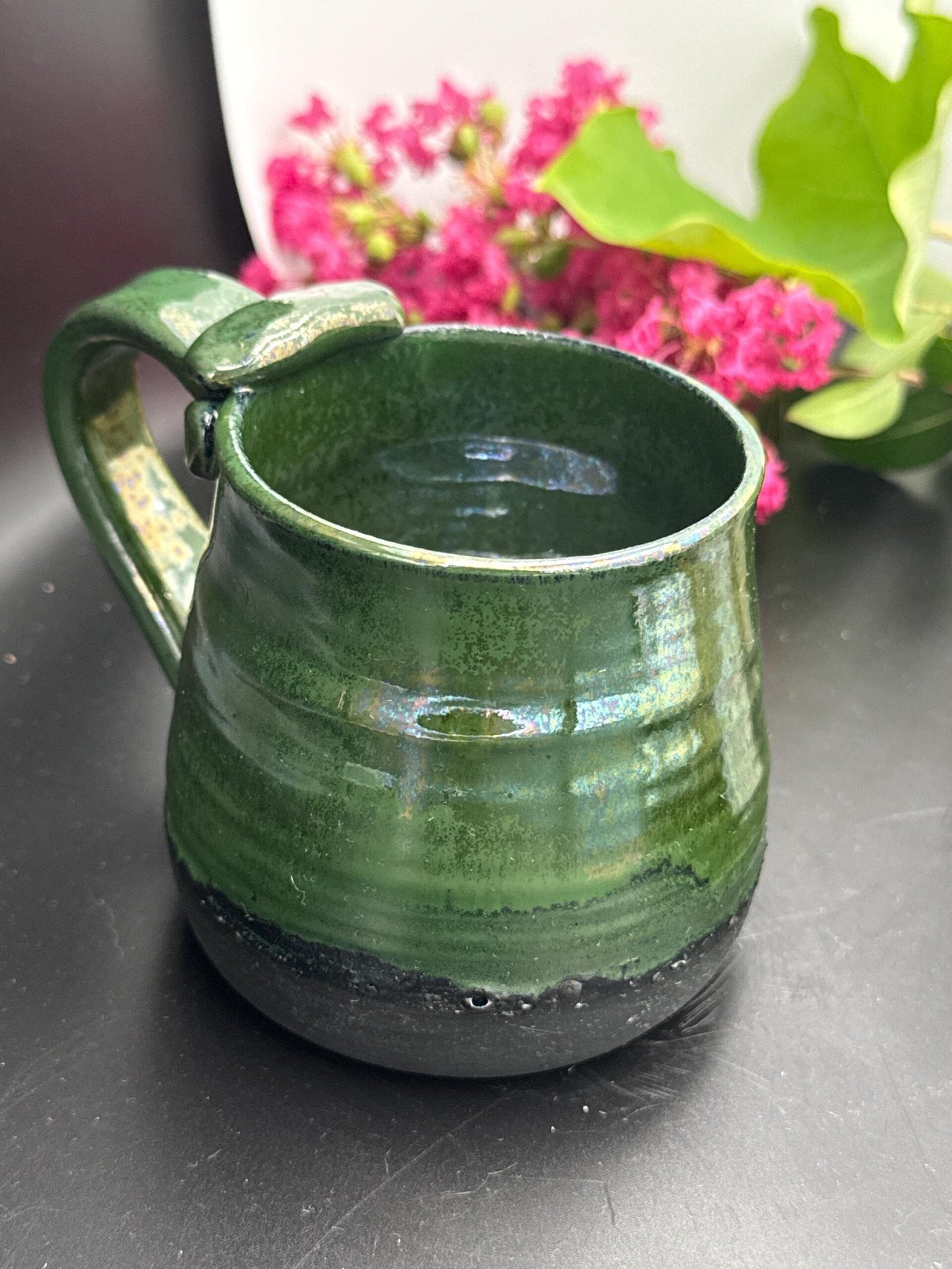 Green thumb rest coffee mug